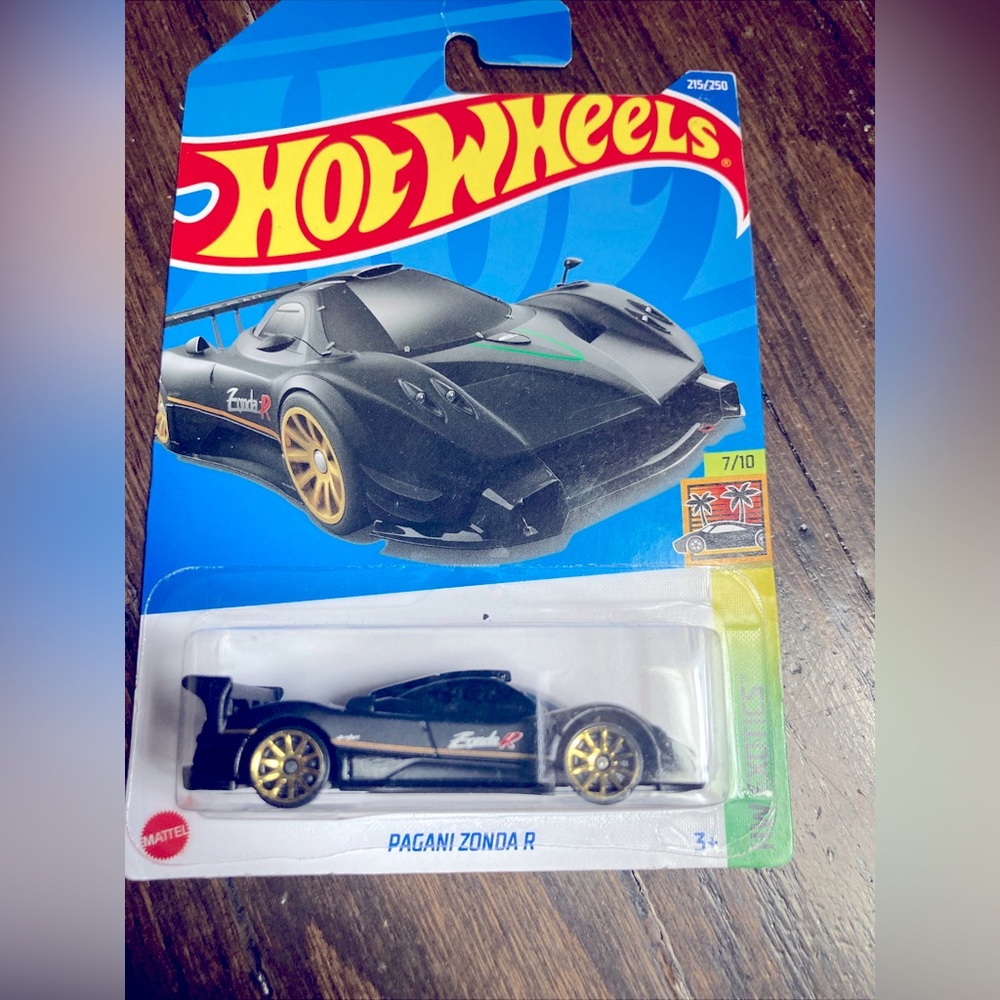 HOT WHEELS